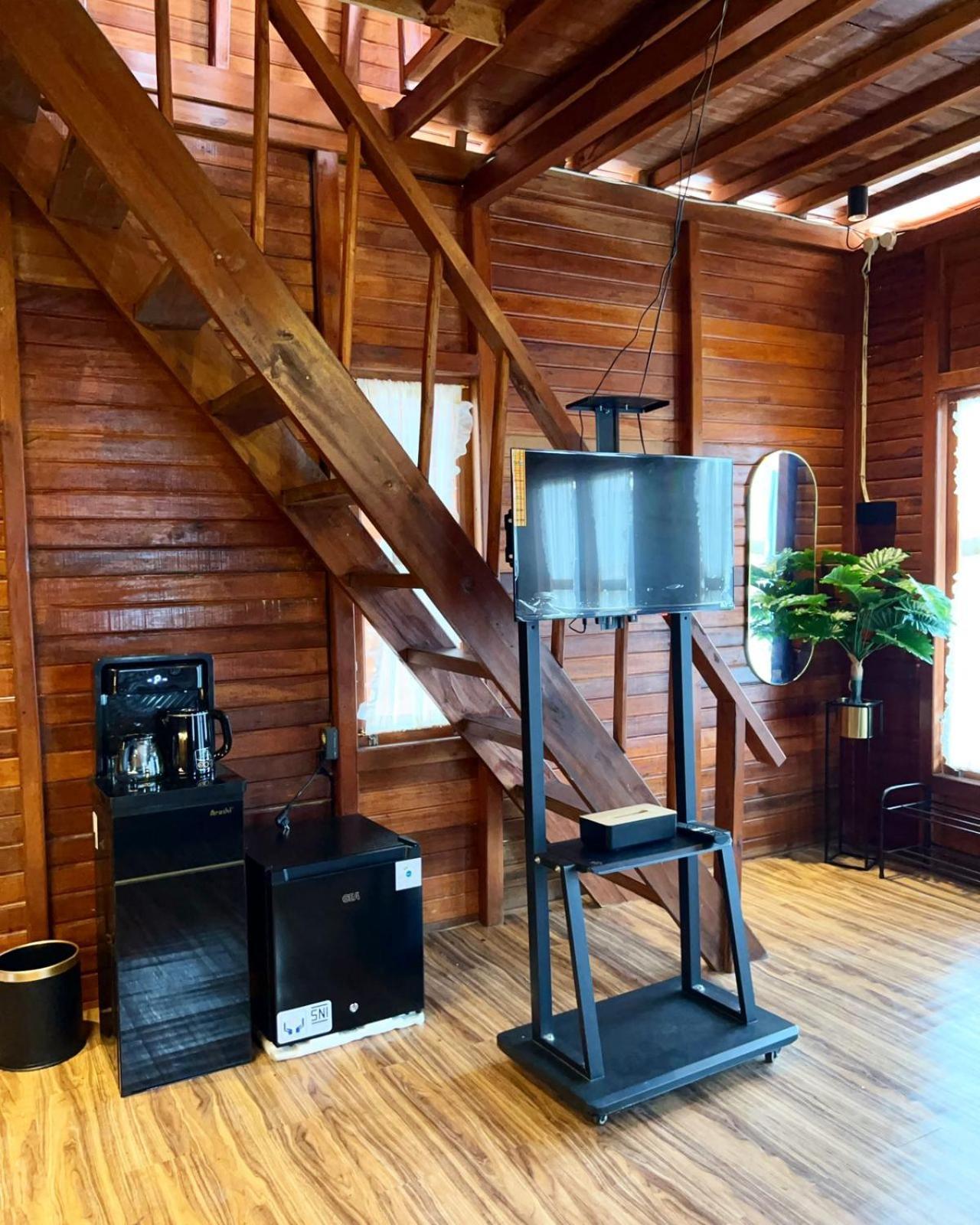 Вилла Noerbaya House Букиттинги Экстерьер фото